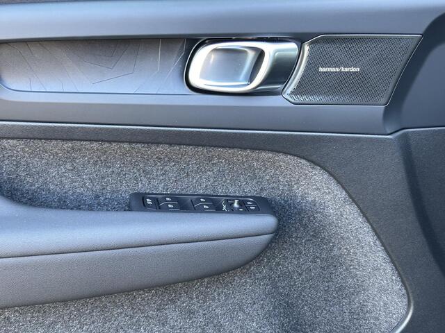 Volvo EC40 Single Motor Plus Black Edition 70 kWh