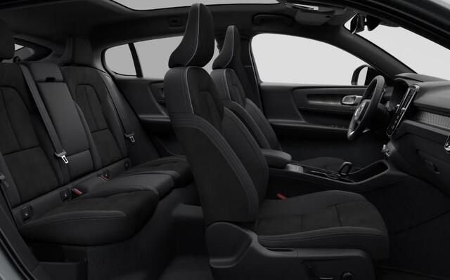 Volvo EC40 Single Motor Extended Range Ultra Black Edition | Harmon Kardon | 360 Camera | Donker Glas | Nubuck | Warmetepomp |
