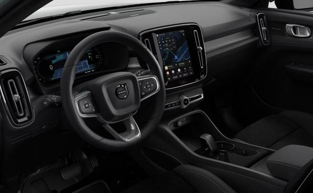Volvo EC40 Single Motor Extended Range Ultra Black Edition | Harmon Kardon | 360 Camera | Donker Glas | Nubuck | Warmetepomp |