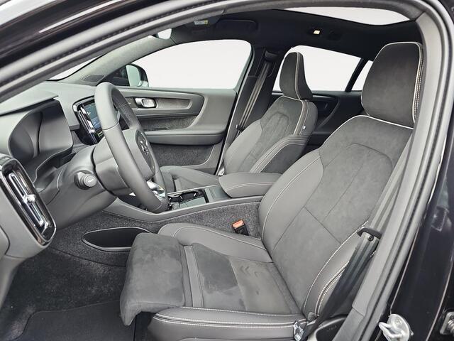 Volvo EC40 Single Motor Ext. Range Ultra Black Edition | TIJDELIJK EUR 2950,- Korting | Stoelverwarming | Harman/Kardon Audio | Elektrisch verstelbare stoelen | Extra getint glas |
