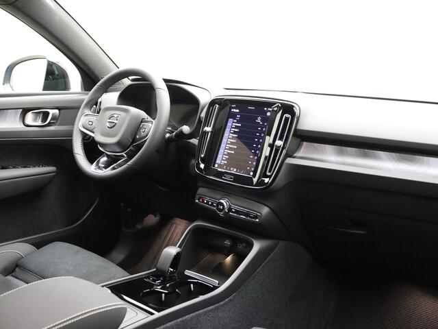 Volvo EC40 Extended Range Plus 82 kWh / El. Trekhaak / Nubuck / Getint glas / Gratis onderhoud t/m 17-01-2028 / Climate /