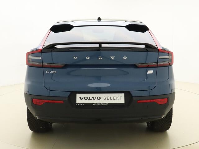 Volvo EC40 Extended Range Plus 82 kWh / El. Trekhaak / Nubuck / Getint glas / Gratis onderhoud t/m 17-01-2028 / Climate /