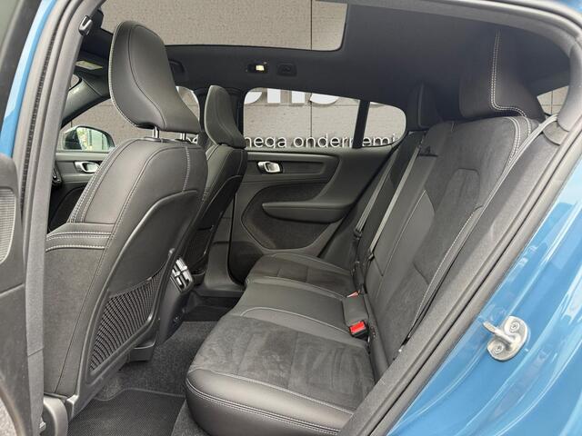 Volvo EC40 Single Motor Extended Range Plus 82 kWh | Nubuck interieur | Stoelverwarming | Keyless Entry | Extra getint glas |