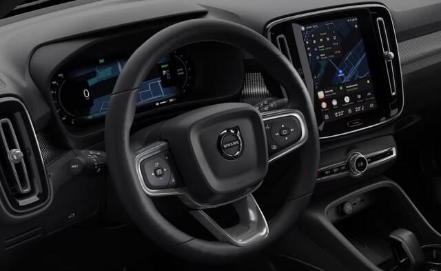 Volvo EC40 Single Motor Extended Range Ultra Black Edition | Harman Kardon | 20" | Panoramadak | Donker Glas | Power Seats |