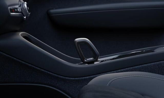 Volvo EC40 Single Motor Extended Range Ultra Black Edition | Harman Kardon | 20" | Panoramadak | Donker Glas | Power Seats |