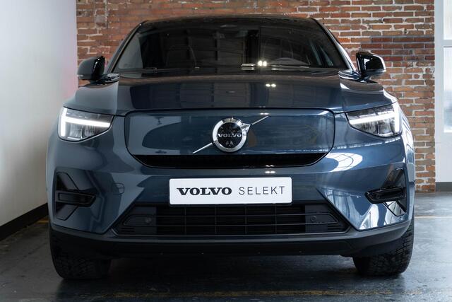Volvo EC40 Single Motor Extended Range Ultra 82 kWh | 360° Parkeercamera | Electrische verstelbare voorstoelen | Parkeersensoren voor + achter | Stoelverwarming | Adaptive Cruise Control | Harman Kardon Premium Audio | 4-Seizoenenbanden | Google Infotainement