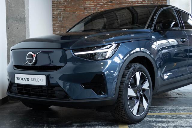 Volvo EC40 Single Motor Extended Range Ultra 82 kWh | 360° Parkeercamera | Electrische verstelbare voorstoelen | Parkeersensoren voor + achter | Stoelverwarming | Adaptive Cruise Control | Harman Kardon Premium Audio | 4-Seizoenenbanden | Google Infotainement