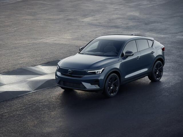 Volvo EC40 Single Motor Extended Range Plus Black Edi. 82 kWh | Panoramadak | Parkeercamera | Harman Kardon | Stoel- en Stuurverwarming | Heico Vering