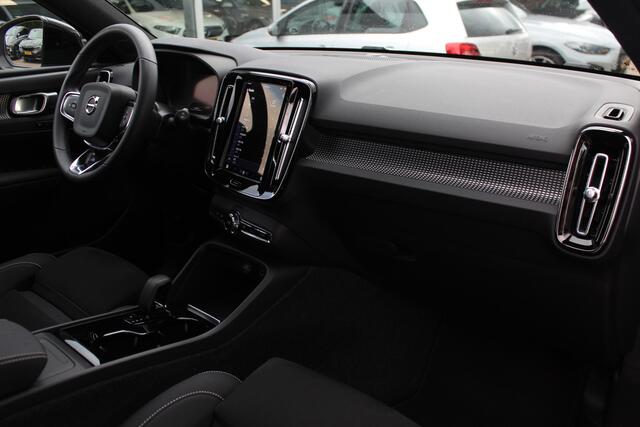 Volvo EC40 Single Motor Extended Range Ultra 82 kWh / Panoramadak / 360Camera / Harman Kardon / Keyless / 19'' / Leder&Alcantara / Stoelverwarming / DAB / Dodehoek / ACC / Warmtepomp