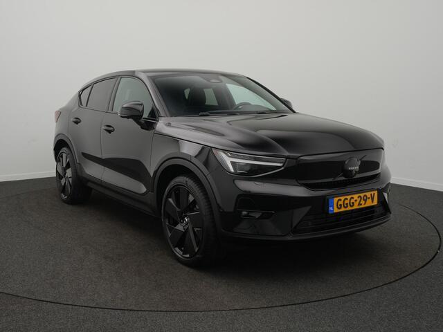 Volvo EC40 Single Motor Extended Range Ultra Black Edition 82 kWh - RIJKLAARPRIJS - Rondomzichtcamera - Panoramadak - Stoel- en Stuurverwarming! - Elektrisch Uitklapbare Trekhaak