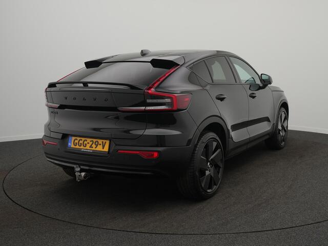 Volvo EC40 Single Motor Extended Range Ultra Black Edition 82 kWh - RIJKLAARPRIJS - Rondomzichtcamera - Panoramadak - Stoel- en Stuurverwarming! - Elektrisch Uitklapbare Trekhaak