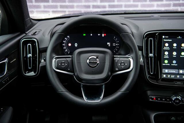 Volvo EC40 Single Motor Extended Range Ultra Black Edition Europa | | Harman Kardon | 20" | Panoramadak | Donker Glas | Power Seats |