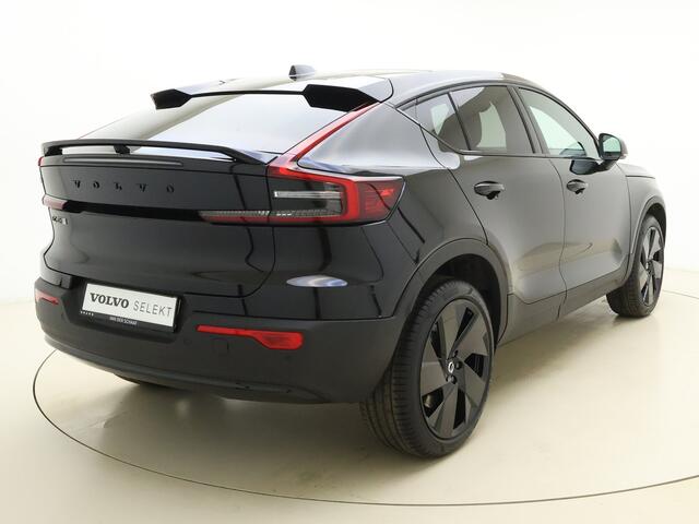 Volvo EC40 Extended Range Plus Black Edition / GRATIS TREKHAAK T.W.V. ¤ 1.295,- * / NIEUW / MY26 / DIRECT LEVERBAAR / NUBUCK / GETINT GLAS /