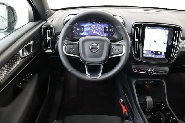 Volvo EC40 SINGLE MOTOR EXTENDED RANGE ULTRA BLACK ED. 82 kWh *DEMO VOORDEEL!* -PANO.DAK|HARMAN/KARDON|360°CAM|LIGHTING|POWER-SEATS|20"