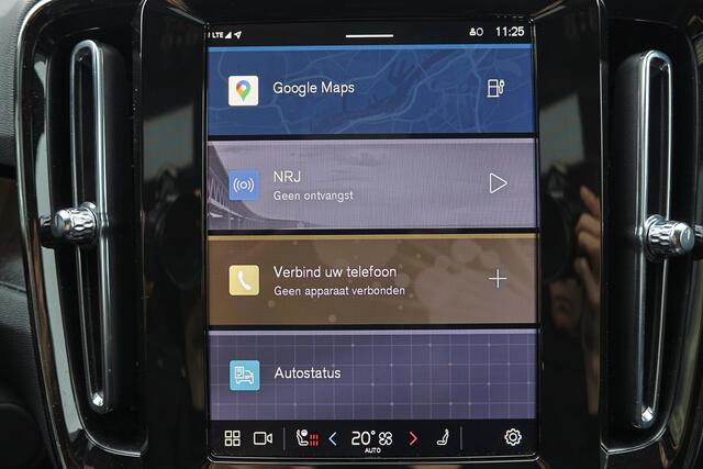 Volvo EC40 Performance Plus 82 kWh - Panoramadak - IntelliSafe Assist & Surround - 360º Camera - Verwarmde voorstoelen, stuur & achterbank - Parkeersensoren voor & achter - Elektr. bedienb. voorstoelen met geheugen links - Draadloze tel. lader - Warmtepomp - Extra g