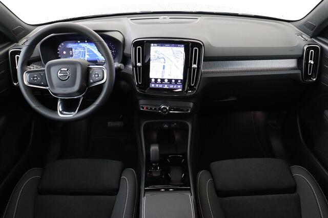 Volvo EC40 TWIN MOTOR ULTRA BLACK EDITION EUROPA 82 kWh PANO.DAK|HARMAN/KARDON|360°CAM|POWER-SEATS|PRIVACY.GLAS|VERW.ACHTERBANK|20"