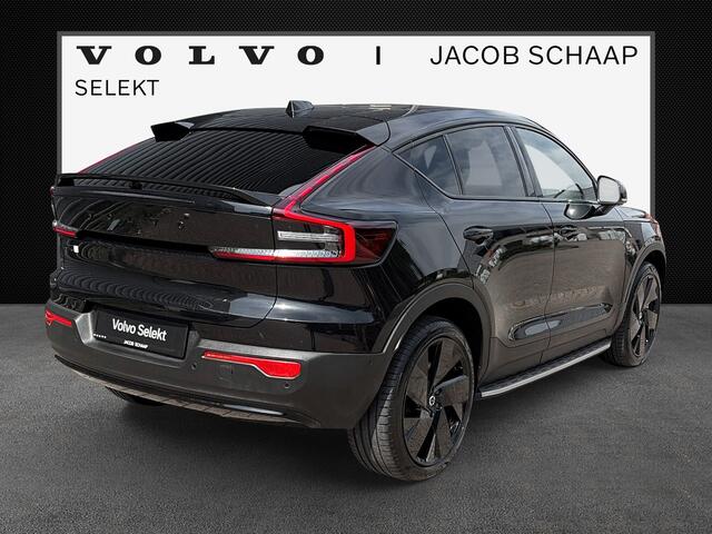 Volvo EC40 Twin Motor Ultra Black Edition 82 kWh / Treeplanken / Trekhaak / 360 Camera / Harman/Kardon / Panorama dak /