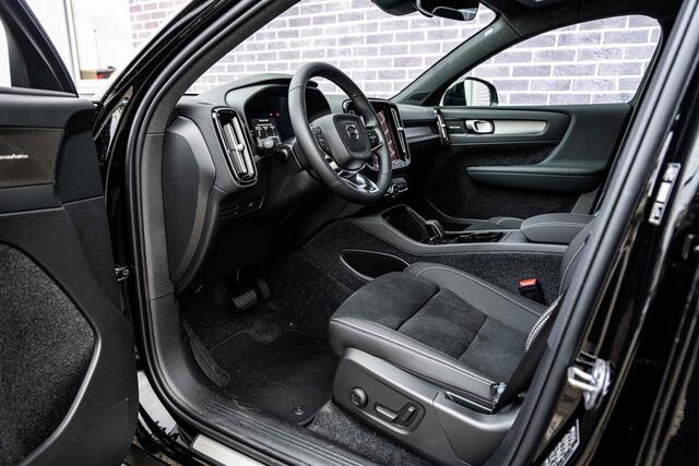 Volvo EC40 Ext. Range Plus Europa Black Edition 82 kWh Harman Kardon Audio | Adaptieve Cruise Control | Stuur-/Stoelverwarming V+A | Getint Glas |