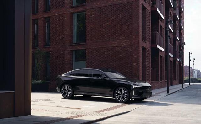 Volvo ES90 Single Motor Extended Range Ultra | Pilot Assist Pack | 22" | Bowers & Wilkins | Chrome Pack | Luchtvering | HD Pixel LED | Elektrochromatisch panoramadak | Gelamineerd Glas | Soft Close | Luxe middenarmsteun achter | Ventilatiestoelen voor & achter | Mas