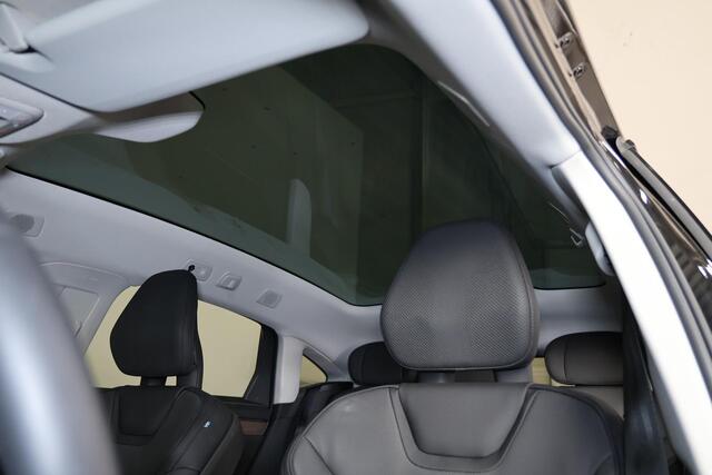 Volvo ES90 Extended Range Ultra 92 kWh - Bowers & Wilkins premium audio - Soft Close portieren - Massagefunctie voorstoelen - Geventileerde voor- & achterstoelen - Elektr. verstelbare achterstoelen - Elektr. verstelbare zijwangen voorstoelen - HD Pixel LED koplampen