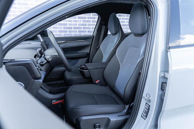 Volvo EX30 Twin Motor Performance Ultra AWD | Panoramadak | Keyless | Elektr. stoelverstelling | Wamtepomp | 360 Camera | Adaptive Cruise | Harman Kardon audio