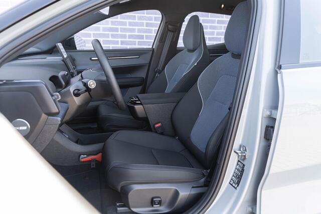 Volvo EX30 Twin Motor Performance Ultra AWD | Panoramadak | Trekhaak | 360 Camera | Elektr. stoelverstelling | Harman Kardon | Keyless | Warmtepomp | Adaptive Cruise