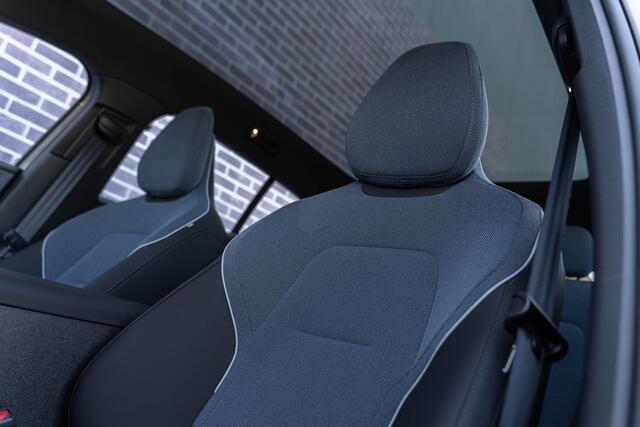Volvo EX30 Twin Motor Performance Ultra AWD | Panoramadak | Trekhaak | 360 Camera | Elektr. stoelverstelling | Harman Kardon | Keyless | Warmtepomp | Adaptive Cruise