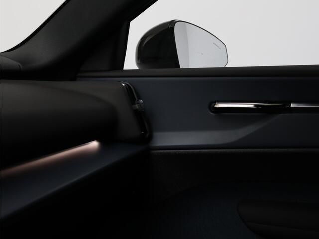 Volvo EX30 Single Motor Extended Range Plus 69 kWh / 20" / Keyless / Elektrisch Bedienbare Achterklep / Harman Kardon / Pilot Assist / Adaptive Cruise /