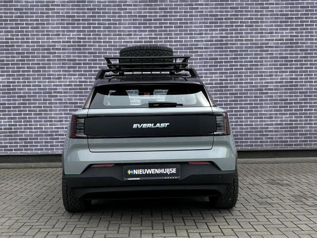Volvo EX30 Extended Range Plus EVERLAST OUTLAND | EX30 Cross Country | 19" OFF ROAD velgen | Trekhaak | Stoel/stuurverwarming | Parkeercamera