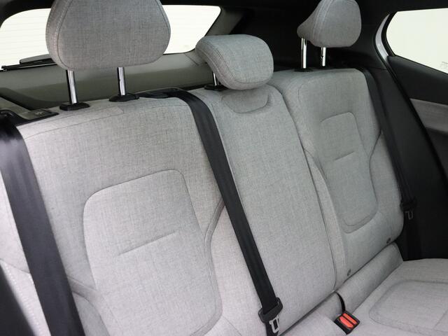 Volvo EX30 Extended Range Ultra 69 kWh / ¤ 6.000,- Voorraadkorting / NIEUW 10km! / Mist interieur / 20'' / Stoel + Stuurw. Verwarming / Getint glas / Snel leverbaar ! /