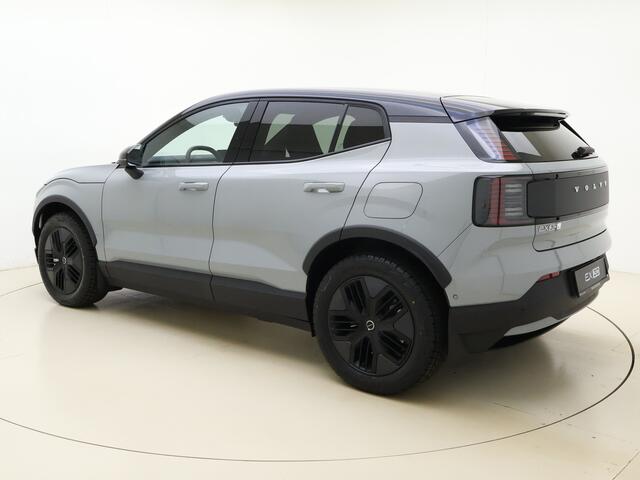Volvo EX30 Cross Country Twin Motor Performance Ultra 69 kWh / NIEUW / 4X4 /Stoelverwarming + Stuurw. Verwarming | Getint Glas Achter | Panorama Dak | 360 Graden Camera | Parkeersensoren | Google | Harman Kardon Premium Audio