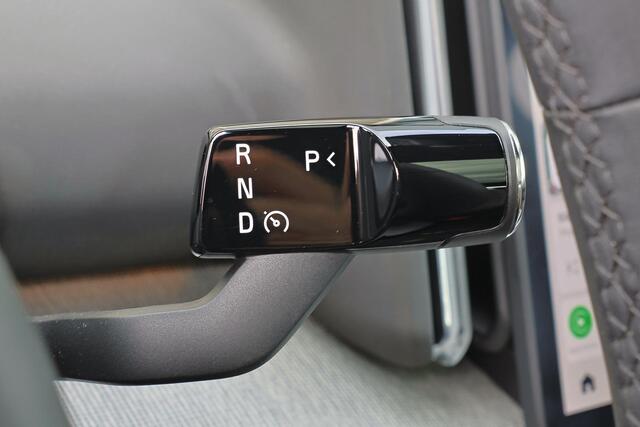 Volvo EX30 Performance Ultra Dark 69 kWh - Panoramadak - Climate Pack - 360º Camera - Harman/Kardon audio - Parkeersensoren voor & achter - 19' LMV