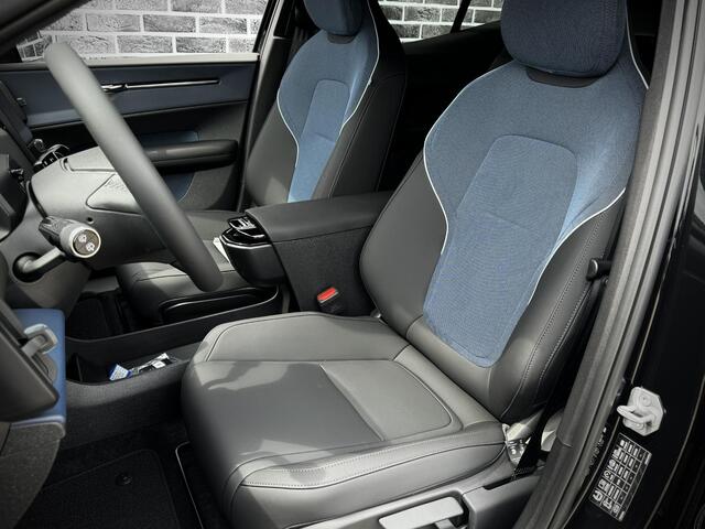 Volvo EX30 Single Motor Extended Range Plus 69 kWh | Keyless | Harman Kardon audio | Elektrische achterklep | Getint Glas | Adaptieve Cruise control