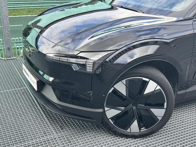 Volvo EX30 Single Motor Extended Range Ultra 69 kWh / Pano. dak / Elek. verstelbare stoelen / Stoelen + stuur verwarmd / Harman Kardon / 360 camera /