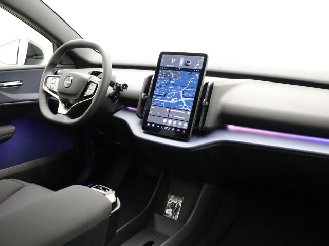 Volvo EX30 Extended Range Plus 69 kWh / Stoel + Stuurw. Verwarming / El. Achterklep / Adapt. Cruise / BLIS / PDC + Camera /