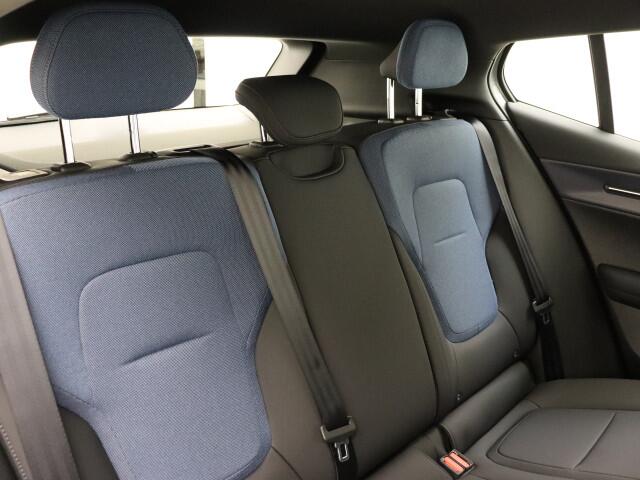 Volvo EX30 Extended Range Plus 69 kWh / Stoel + Stuurw. Verwarming / El. Achterklep / Adapt. Cruise / BLIS / PDC + Camera /