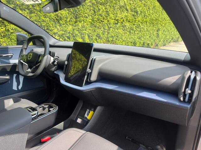 Volvo EX30 Single Motor Extended Range Plus 69 kWh | Climate Pakket | Harman/Kardon | 20'' | Nieuw uit Voorraad |