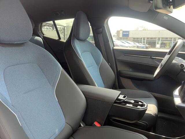 Volvo EX30 Single Motor Extended Range Plus 69 kWh | Climate Pakket | Harman/Kardon | 20'' | Nieuw uit Voorraad |