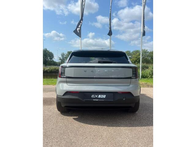 Volvo EX30 Single Motor Extended Range Plus 69 kWh | Climate Pakket | Harman/Kardon | 20'' | Nieuw uit Voorraad |