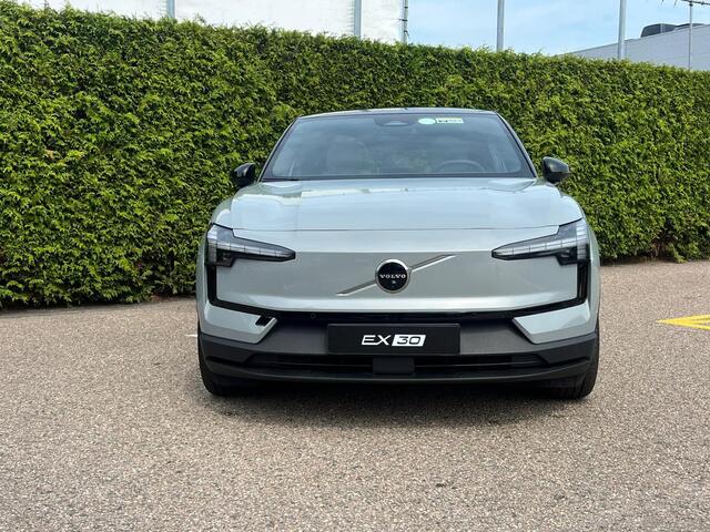 Volvo EX30 Extended Range Ultra | Panoramadak | 360 camera | Harman/Kardon | Getint Glas Achter | nieuw uit voorraad | LAAGSTEPRIJS garantie