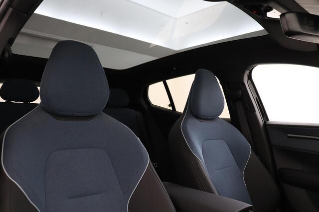 Volvo EX30 TWIN MOTOR PERFORMANCE ULTRA 69 kWh [MY25] -PANO.DAK|POWER-SEATS|CLIMATE|20"|PRIVACY.GLAS|HARMAN/KARDON