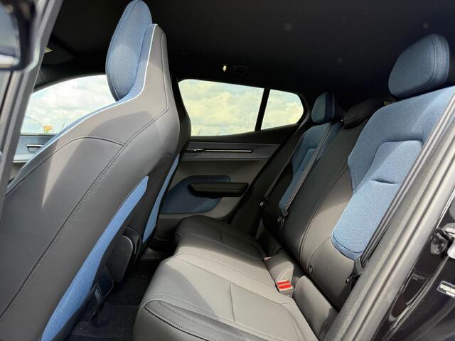 Volvo EX30 Single Motor Extended Range Plus 69 kWh Getint glas | Stoel / stuurverwarming | 20 inch | DEMO