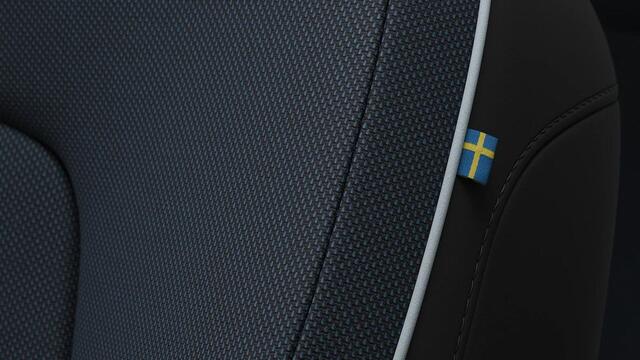Volvo EX30 Single Motor Extended Range Europa 69 kWh | Verwacht Nov. 2025 | 17% Bijtelling | Elektrisch Verstelbare Voorstoelen | Stoel & Stuurverwarming | Harman Kardon Premium Audio |