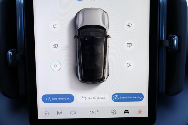 Volvo EX30 Extended Range Plus 69 kWh - Adaptive Cruise Control - Parkeercamera achter - Parkeersensoren - Extra getint glas - 19' LMV