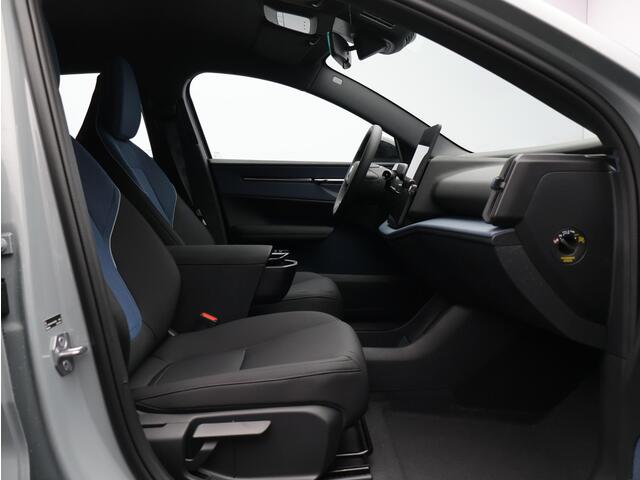 Volvo EX30 Single Motor Essential 51 kWh / Snel Leverbaar / Stoel+Stuurverwarming / Parkeercamera / Fiscalewaarde ¤35.105,- /