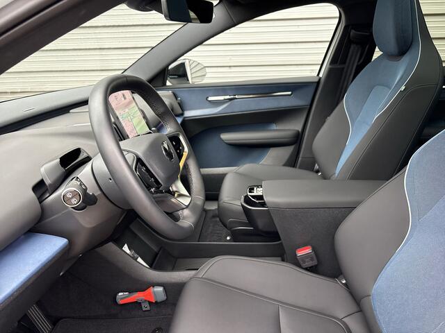 Volvo EX30 Single Motor Extended Range Ultra 69 kWh / Climate Pack / Harmen Kardon / Elektrische voorstoelen /