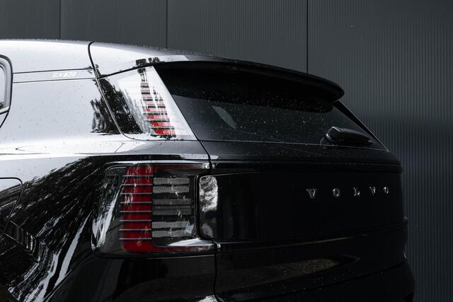 Volvo EX30 Twin Motor Performance Ultra 69 kWh | Warmtepomp | Interieur voorverwarming | Panoramadak | Adaptieve Cruise control | Blind Spot | Premium sound | 360 graden Camera |