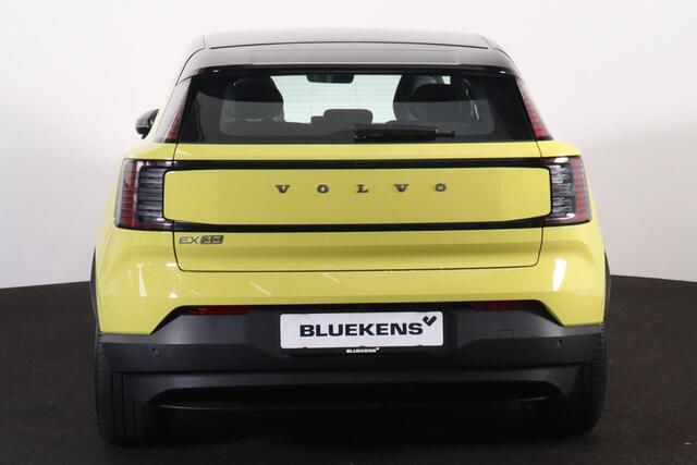Volvo EX30 Extended Range Plus 69 kWh - Adaptive Cruise Control - Climate Pack - Harman/Kardon audio - Parkeercamera achter - Parkeersensoren voor & achter - Navigatie - 19' LMV