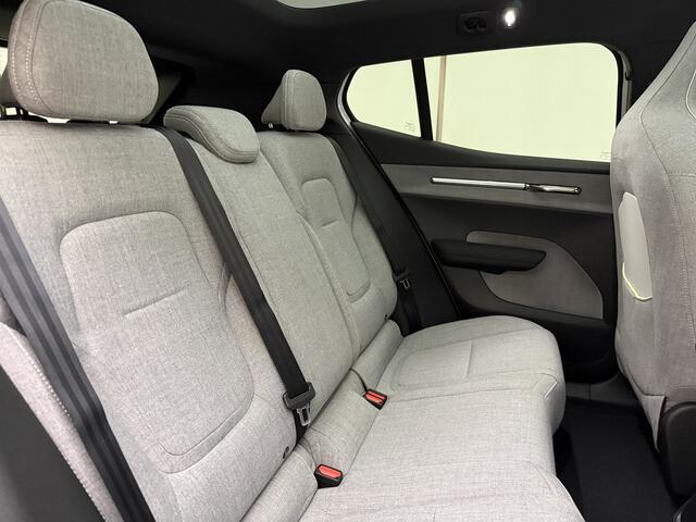 Volvo EX30 Twin Motor Perform. Ultra Europa Sport / NIEUW / DIRECT LEVERBAAR / WOOL BLEND / 20" 5-Y-SPAAKS / BLACK PACK / GETINT GLAS /
