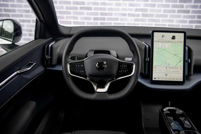 Volvo EX30 Single Motor Extended Range Ultra 69 kWh | Trekhaak | Adaptieve cruise control | Leer | Panorama dak | Harman & Kardon | Stoel/stuur verwarming |